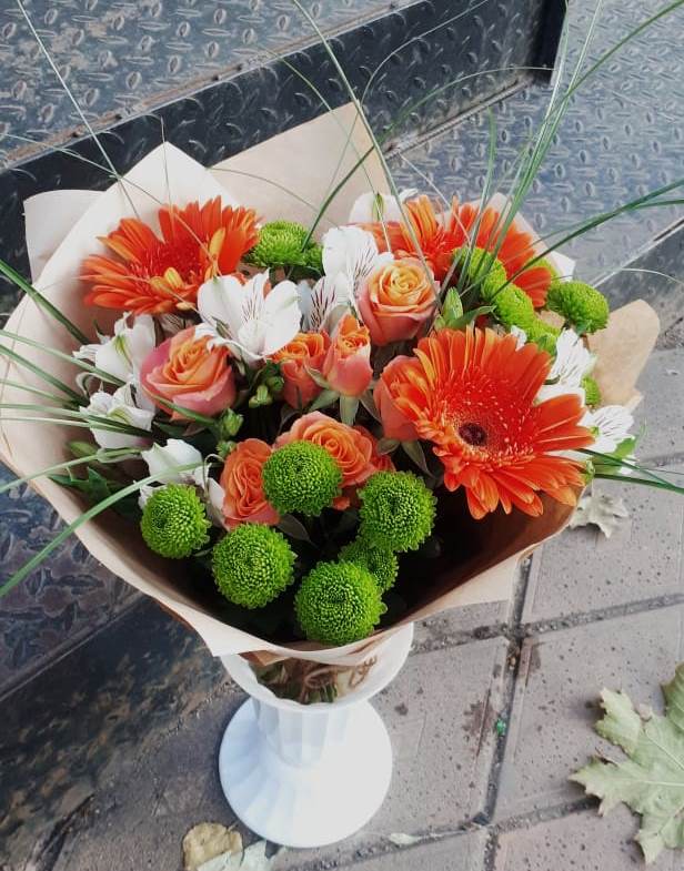 Букет цветов из: Герберы, Хризантемы, Альстромерии и Розы в Кусье-Александровский