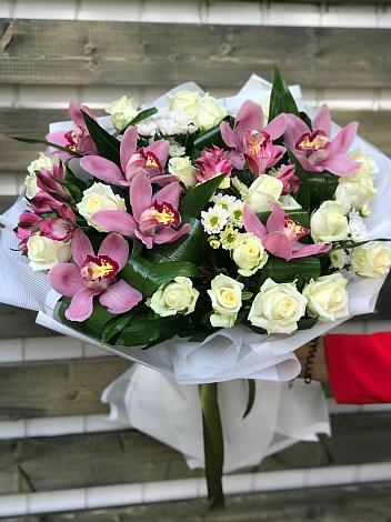 Букет цветов из: Розы и Хризантемы в Кусье-Александровский