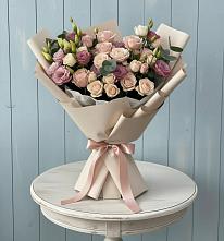 Букет цветов из:  Розы и Лизиантусы в Кусье-Александровский