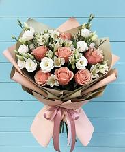 Букет цветов из:  Розы, Альстромерии и Лизиантусы в Кусье-Александровский