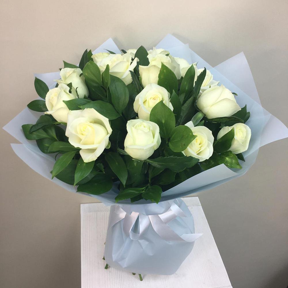 Букет 15 Белых роз Проуд в Кусье-Александровский