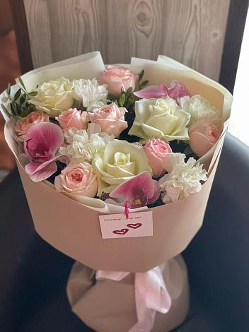 Букет цветов из: Орхидеи, Розы и Гвоздики в Кусье-Александровский