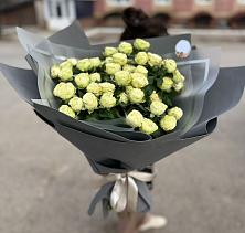 Букет Белые кустовые розы Солинеро в Кусье-Александровский
