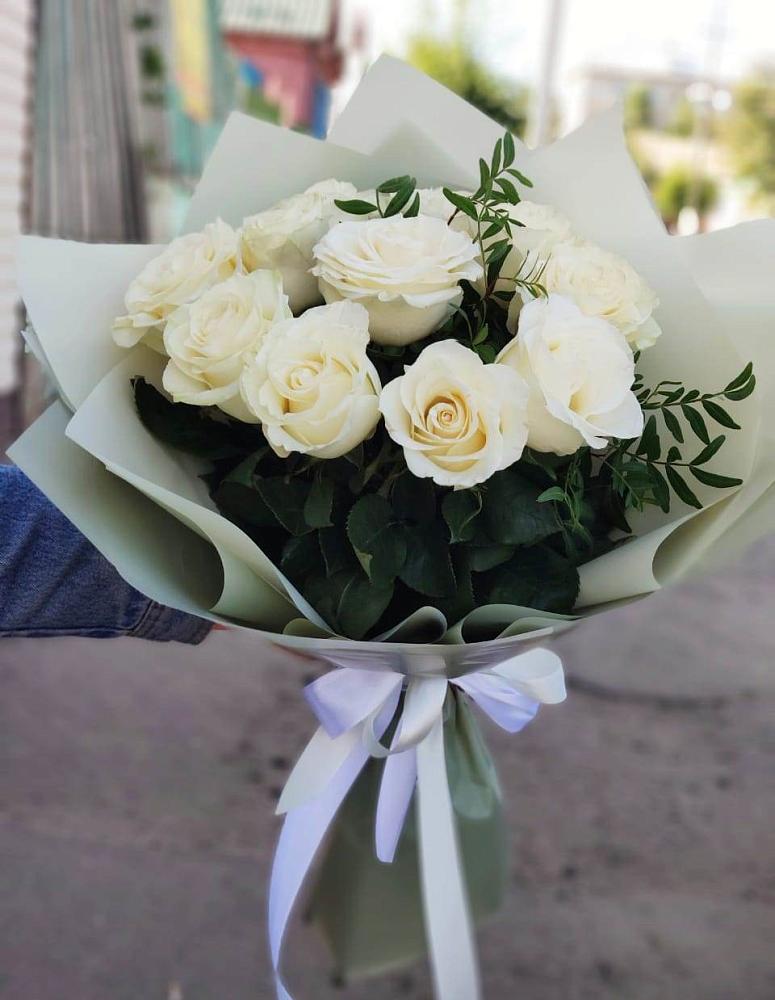 Букет Белые розы Проуд в Кусье-Александровский