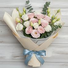 Букет цветов из:  Лизиантусы в Кусье-Александровский