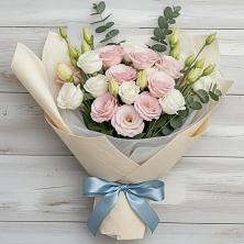 Букет цветов из:  Лизиантусы в Кусье-Александровский