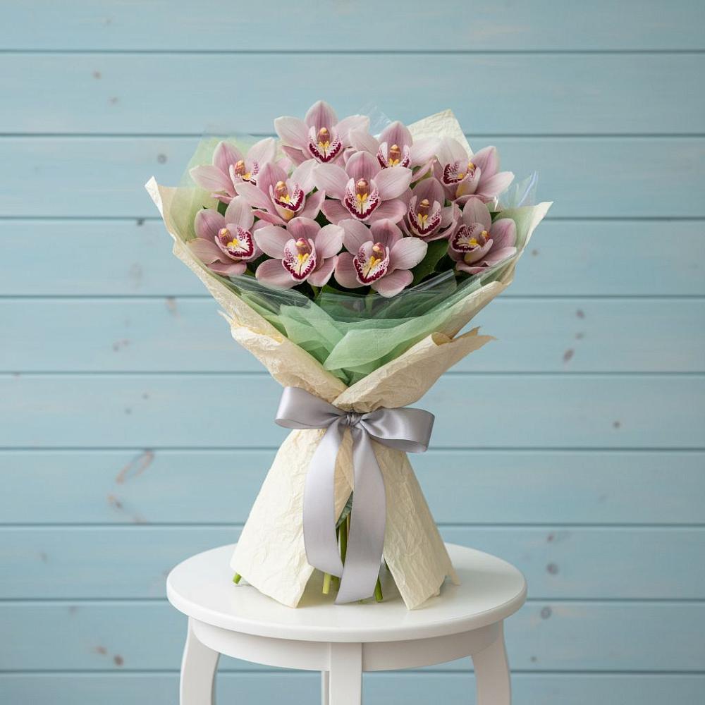 Букет цветов из: Орхидеи и Розы в Кусье-Александровский