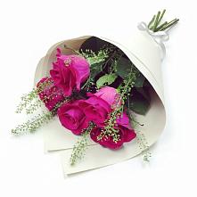 Букет цветов из:  Розы в Кусье-Александровский