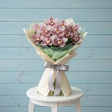 Букет цветов из:  Орхидеи и Розы #REPLACE_PRED# Кусье-Александровский