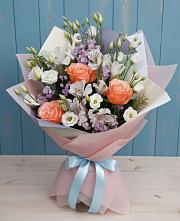 Букет цветов из:  Лизиантусы, Розы, Альстромерии и Гипсофила в Кусье-Александровский