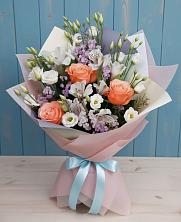 Букет цветов из:  Лизиантусы, Розы, Альстромерии и Гипсофила в Кусье-Александровский