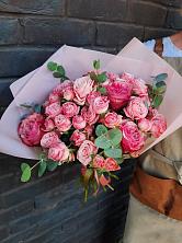 Букет розы в пальмах в Кусье-Александровский Букет цветов из: Розы в Кусье-Александровский