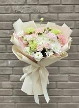 Букет цветов из:  Гвоздики, Розы, Лизиантусы и Хризантемы #REPLACE_PRED# Кусье-Александровский