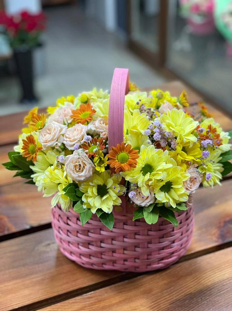 Цветочная композиция из Хризантемы и Розы в корзине в Кусье-Александровский