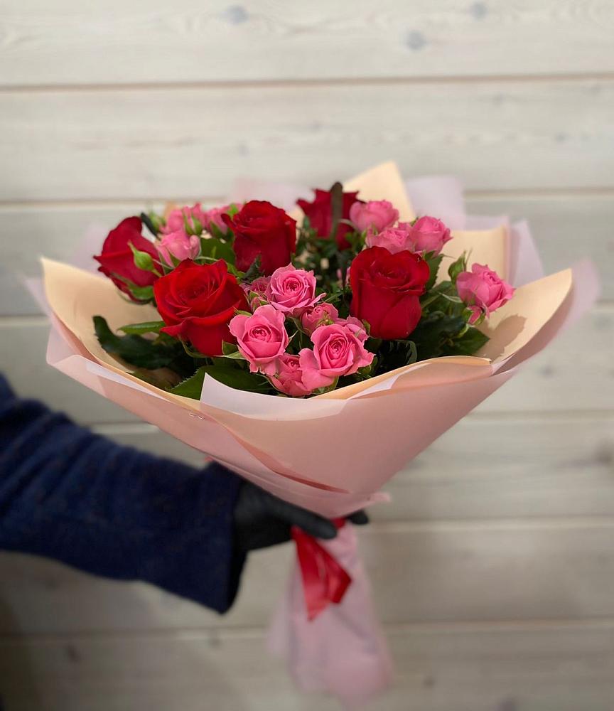 Букет цветов из: Розы в Кусье-Александровский