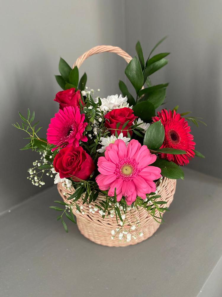 Цветочная композиция из Розы, Хризантемы и Герберы в корзине в Кусье-Александровский