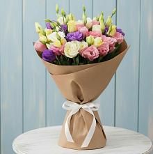 Букет цветов из:  Лизиантусы в Кусье-Александровский