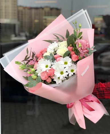Букет цветов из: Розы, Лизиантусы и Хризантемы в Кусье-Александровский